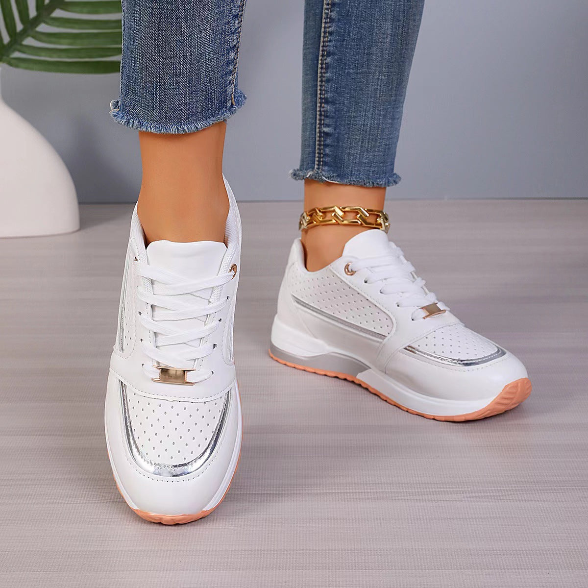 Tênis Flat Color-block com Bico Redondo e Amarração – Conforto Casual