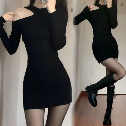 Vestido Tubinho Preto Ombro a Ombro com Manga Longa – Silhueta Marcante