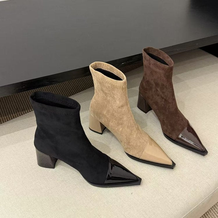 Bota Feminina de Salto Grosso e Cano Fino – Estilo Elegante