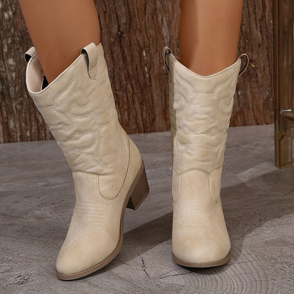 Bota Feminina Off-White Cano Curto com Bordado | Salto Grosso Confortável