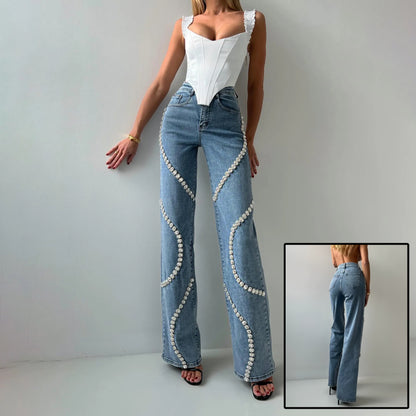 Calça Jeans Feminina Reta com Aplicação de Strass