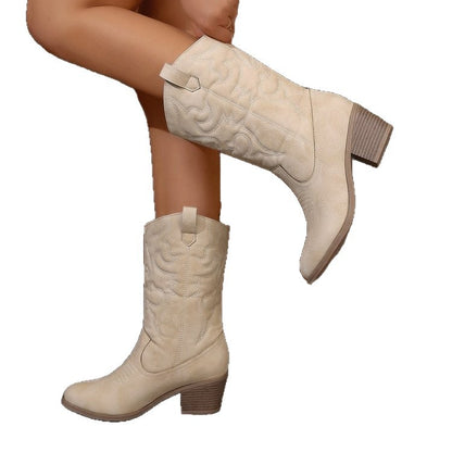 Bota Feminina Off-White Cano Curto com Bordado | Salto Grosso Confortável